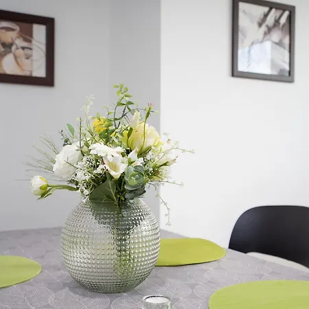 Utkiek Apartment *